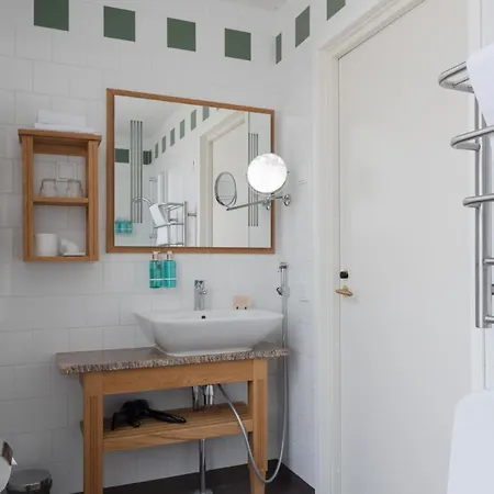 Boutique Laehde 3*